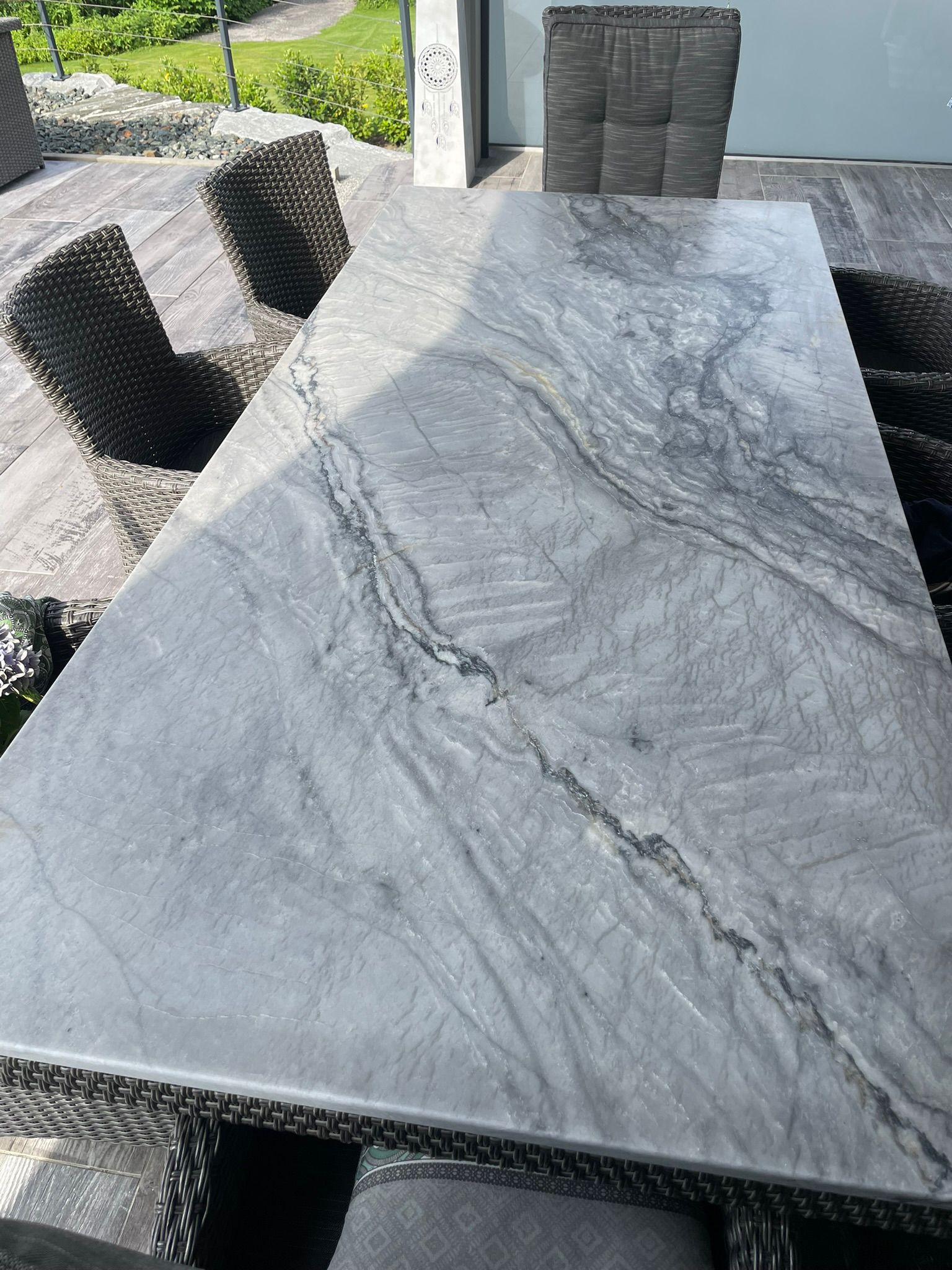 Platinum Leather Quarzit Naturstein von Perfect Stone