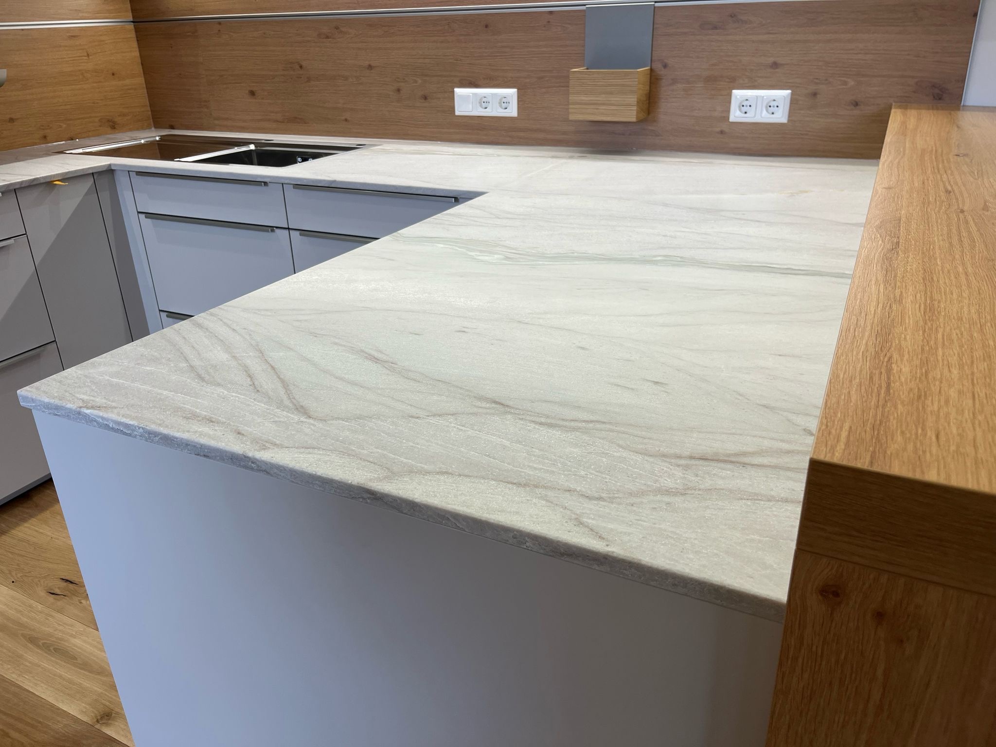 Küchenarbeitsplatte aus Stein Serengeti Leather