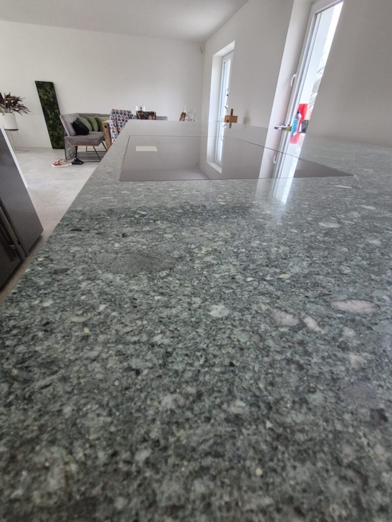 Küchen Arbeitsplatte Nordic Blanc Poliert von Perfect Stone