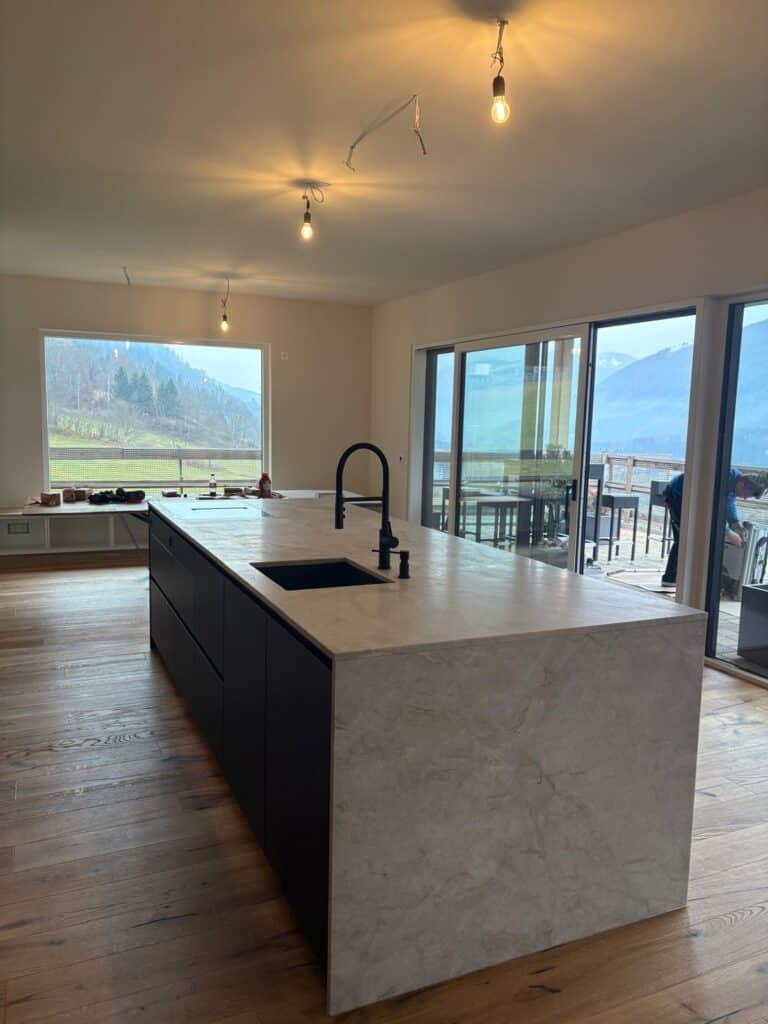 Küchen Arbeitsplatte Taj Mahal Leather von Perfect Stone